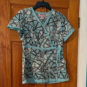Koi M Butterfly Print Scrub Top - Blue and Gray